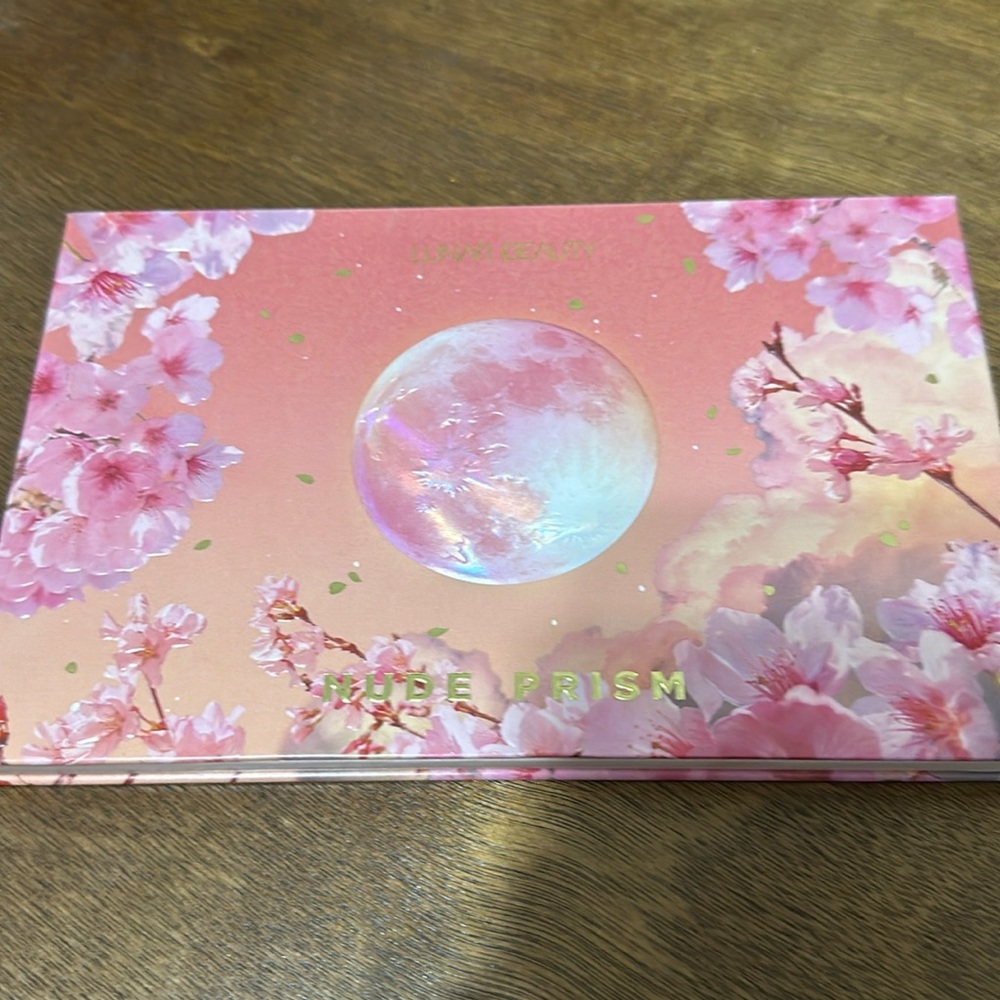 Lunar Beauty The Nude Prism Eye Shadow